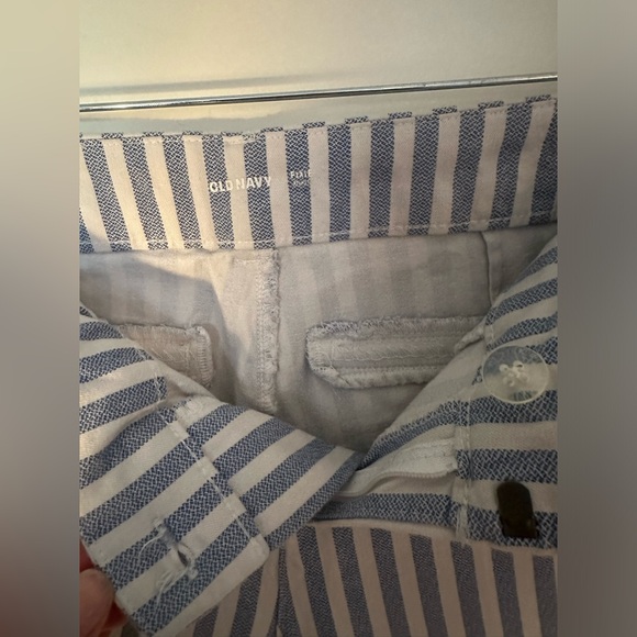 Old Navy Pixie Style Blue & White Striped Ankle Length Jeans, Size 4 - Picture 7 of 7
